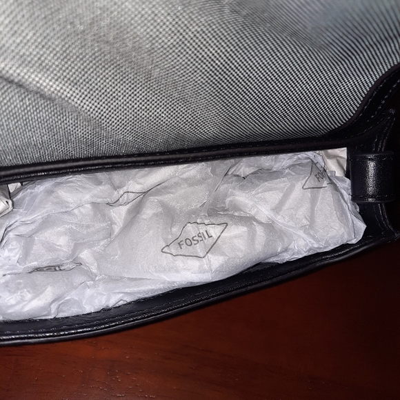 NWOT Fossil Crossbody - Picture 7 of 9